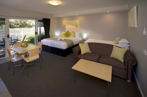 Boathouse Resort Studios And Suites - Dalby Accommodation 11