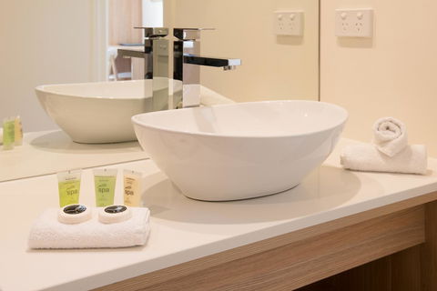 Boathouse Resort Studios And Suites - Dalby Accommodation 25