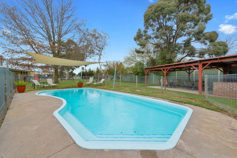 High Country Holiday Park - Dalby Accommodation 3