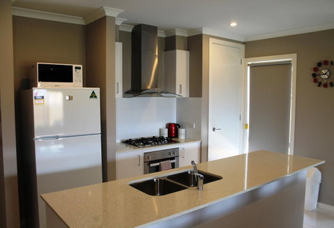 Atarhi Villas - Melbourne - Dalby Accommodation 3