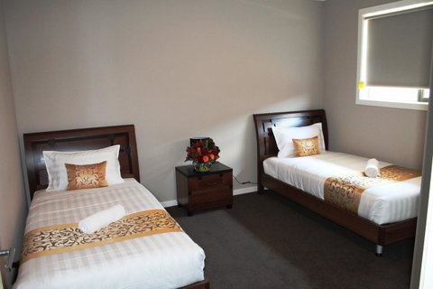 Atarhi Villas - Melbourne - Dalby Accommodation 6