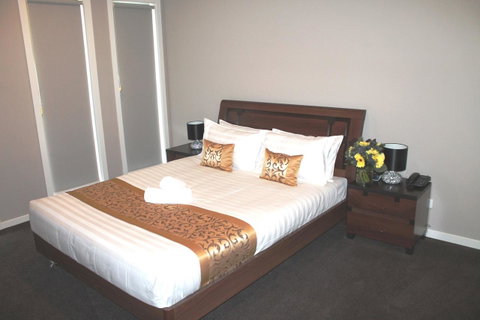Atarhi Villas - Melbourne - Dalby Accommodation 8