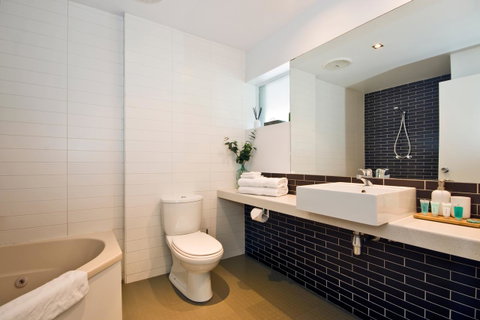 Lorne Bay View Motel - Dalby Accommodation 8