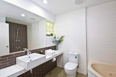 Lorne Bay View Motel - Dalby Accommodation 17