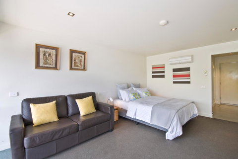 Lorne Bay View Motel - Dalby Accommodation 23