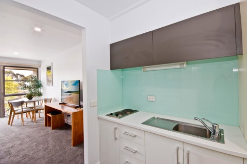 Lorne Bay View Motel - Dalby Accommodation 16