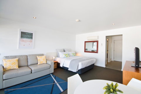 Lorne Bay View Motel - Dalby Accommodation 11