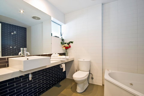 Lorne Bay View Motel - Dalby Accommodation 5