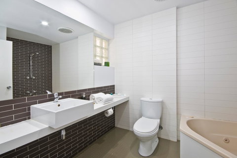 Lorne Bay View Motel - Dalby Accommodation 30