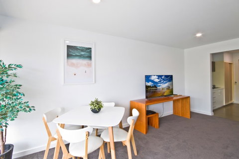 Lorne Bay View Motel - Dalby Accommodation 19