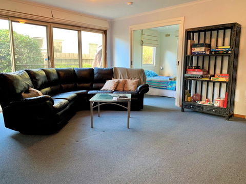 Island Family Holiday Retreat - Dalby Accommodation 3