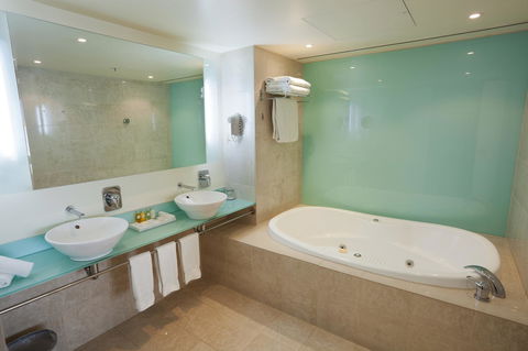 PARKROYAL Melbourne Airport - Dalby Accommodation 18