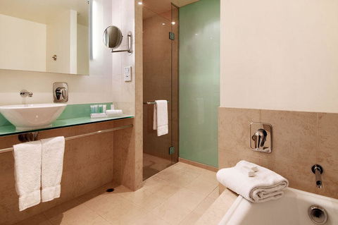 PARKROYAL Melbourne Airport - Dalby Accommodation 42
