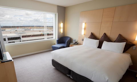 PARKROYAL Melbourne Airport - Dalby Accommodation 14