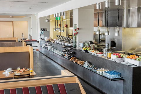 PARKROYAL Melbourne Airport - Dalby Accommodation 7
