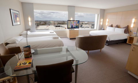 PARKROYAL Melbourne Airport - Dalby Accommodation 24