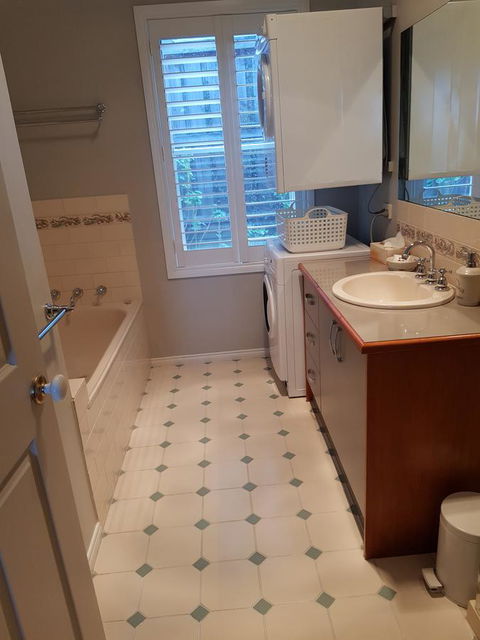 Oxford Rise Apartment - Dalby Accommodation 10