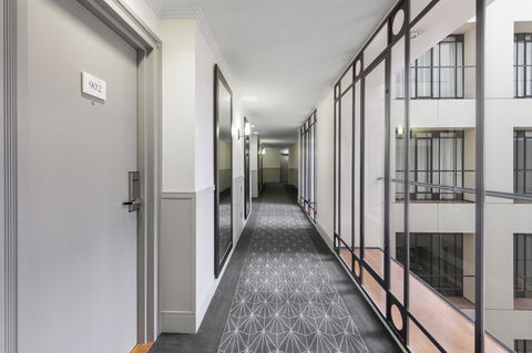 The Savoy Hotel On Little Collins Melbourne - Dalby Accommodation 21