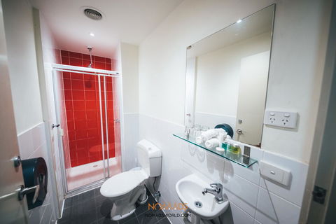 Nomads Melbourne Backpackers - Dalby Accommodation 25