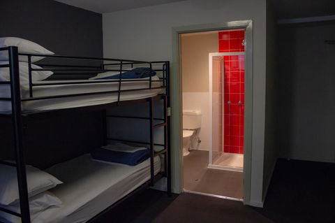 Nomads Melbourne Backpackers - Dalby Accommodation 36
