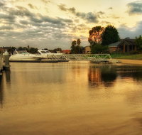 Waterfront Retreat - Dalby Accommodation