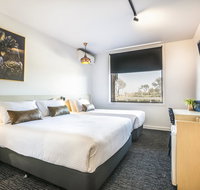 Nightcap at The Cheeky Squire - Dalby Accommodation