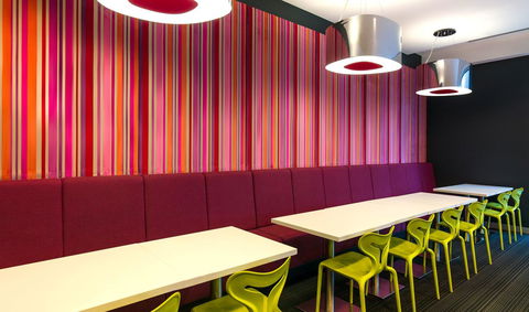 Travelodge Hotel Melbourne Docklands - Dalby Accommodation 20