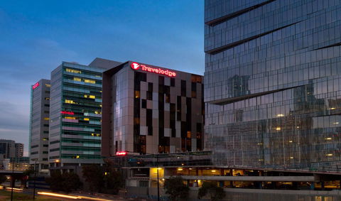 Travelodge Hotel Melbourne Docklands - Dalby Accommodation 23