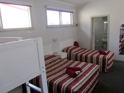 The Highlander Motel - 24HR Check In - Dalby Accommodation 23