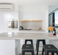 Modern Apartment in the heart of St Kilda - Dalby Accommodation