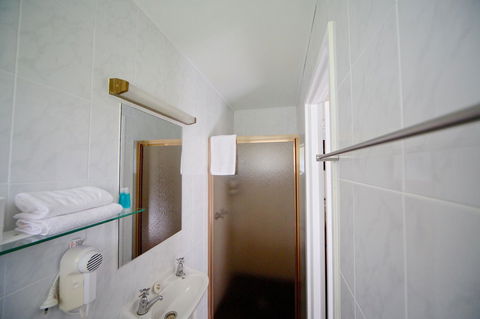 Sanctuary House Resort Motel - Dalby Accommodation 24