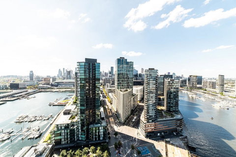 Melbourne Private Apartments - Collins Wharf Waterfront, Docklands - Dalby Accommodation 1