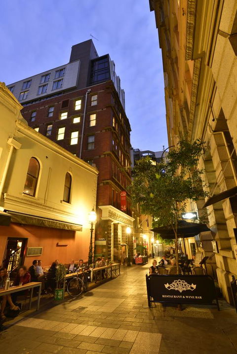 Metro Apartments On Bank Place - Dalby Accommodation 1