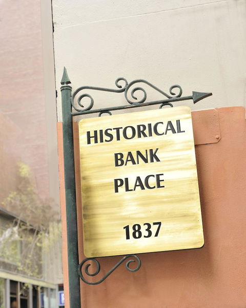 Metro Apartments On Bank Place - Dalby Accommodation 3