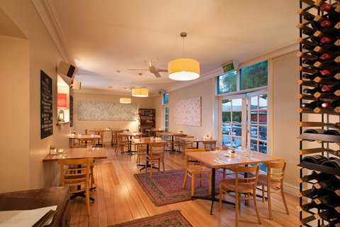 Athelstane House - Dalby Accommodation 10