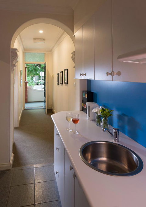 Athelstane House - Dalby Accommodation 12