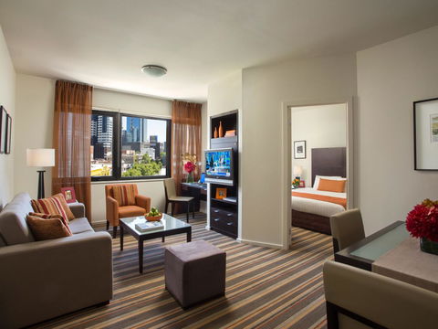 Urban Apartments Melbourne On Elizabeth - Dalby Accommodation 9