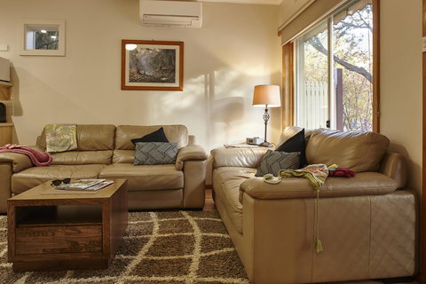 Goldfield Holiday Units - Dalby Accommodation 11