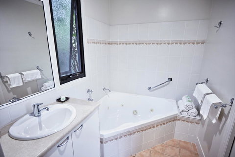 Goldfield Holiday Units - Dalby Accommodation 15