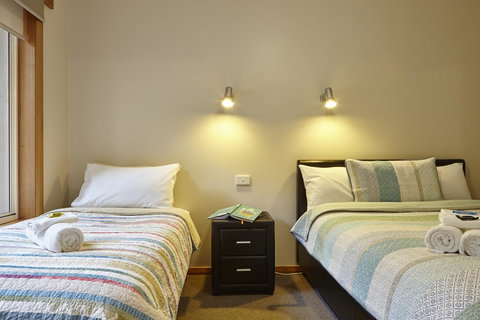 Goldfield Holiday Units - Dalby Accommodation 5