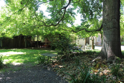 Goldfield Holiday Units - Dalby Accommodation 26