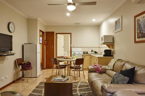 Goldfield Holiday Units - Dalby Accommodation 9