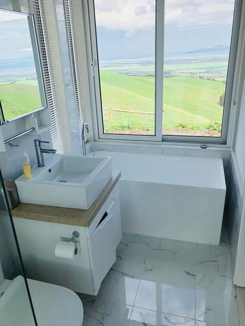 One Tree Hill Wilson Prom And Ocean Views - Dalby Accommodation 38