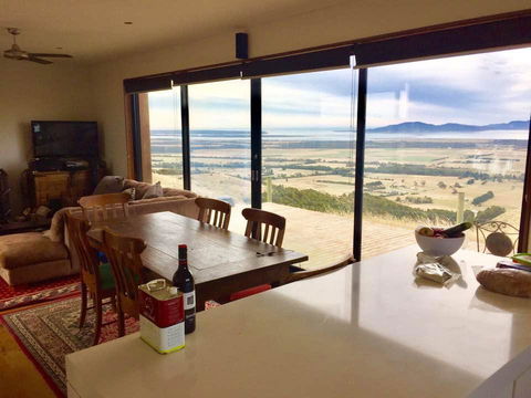 One Tree Hill Wilson Prom And Ocean Views - Dalby Accommodation 3