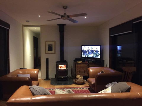 One Tree Hill Wilson Prom And Ocean Views - Dalby Accommodation 13