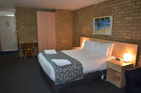 Tropicana Motor Inn - Dalby Accommodation 4