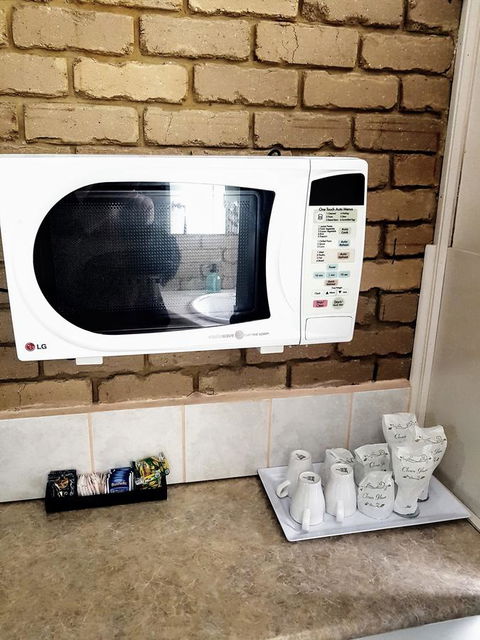 Tropicana Motor Inn - Dalby Accommodation 21