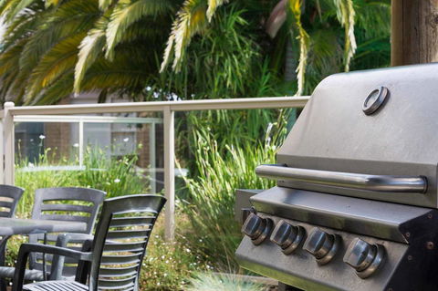 Tropicana Motor Inn - Dalby Accommodation 43