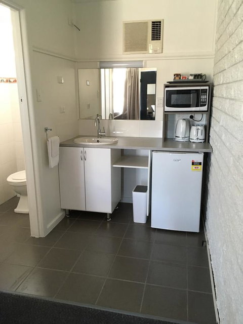 Motel Yarrawonga - Dalby Accommodation 5