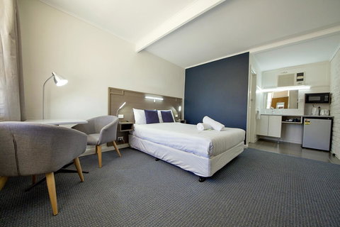 Motel Yarrawonga - Dalby Accommodation 1